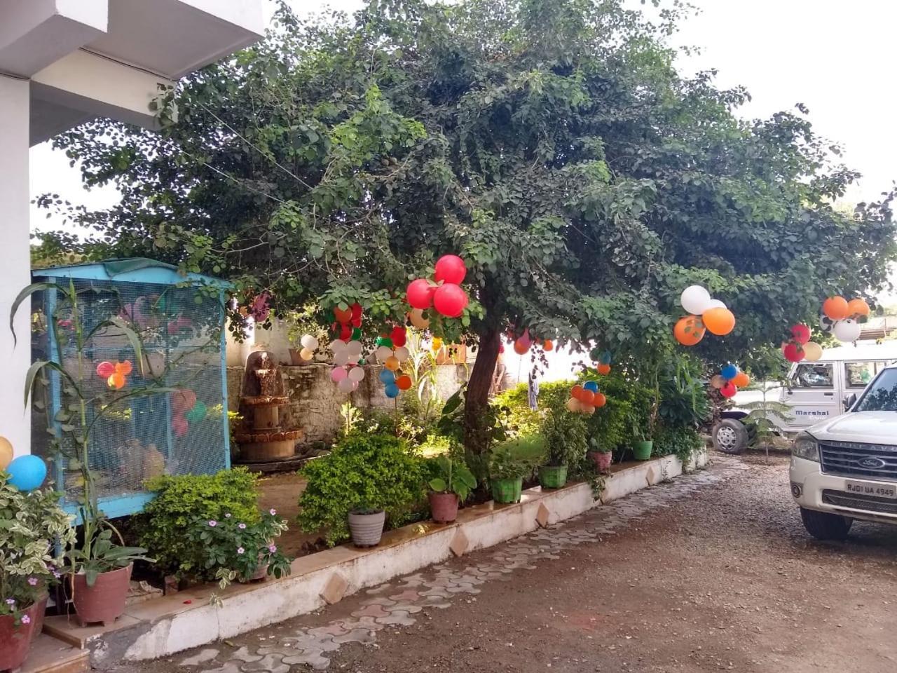 Gokul Palace Hotel 2*