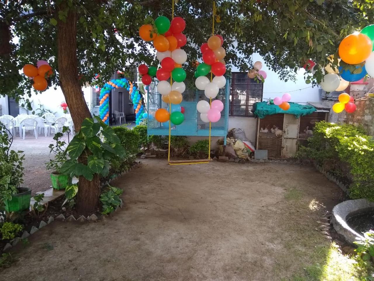 Gokul Palace 2*