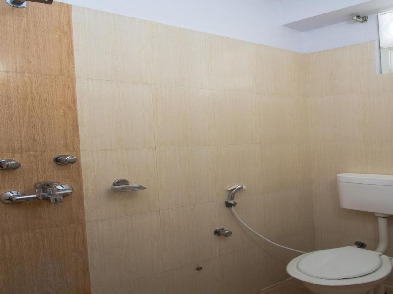Oyo 12250 Kesar Near Trident Udaivilas * Udaipur