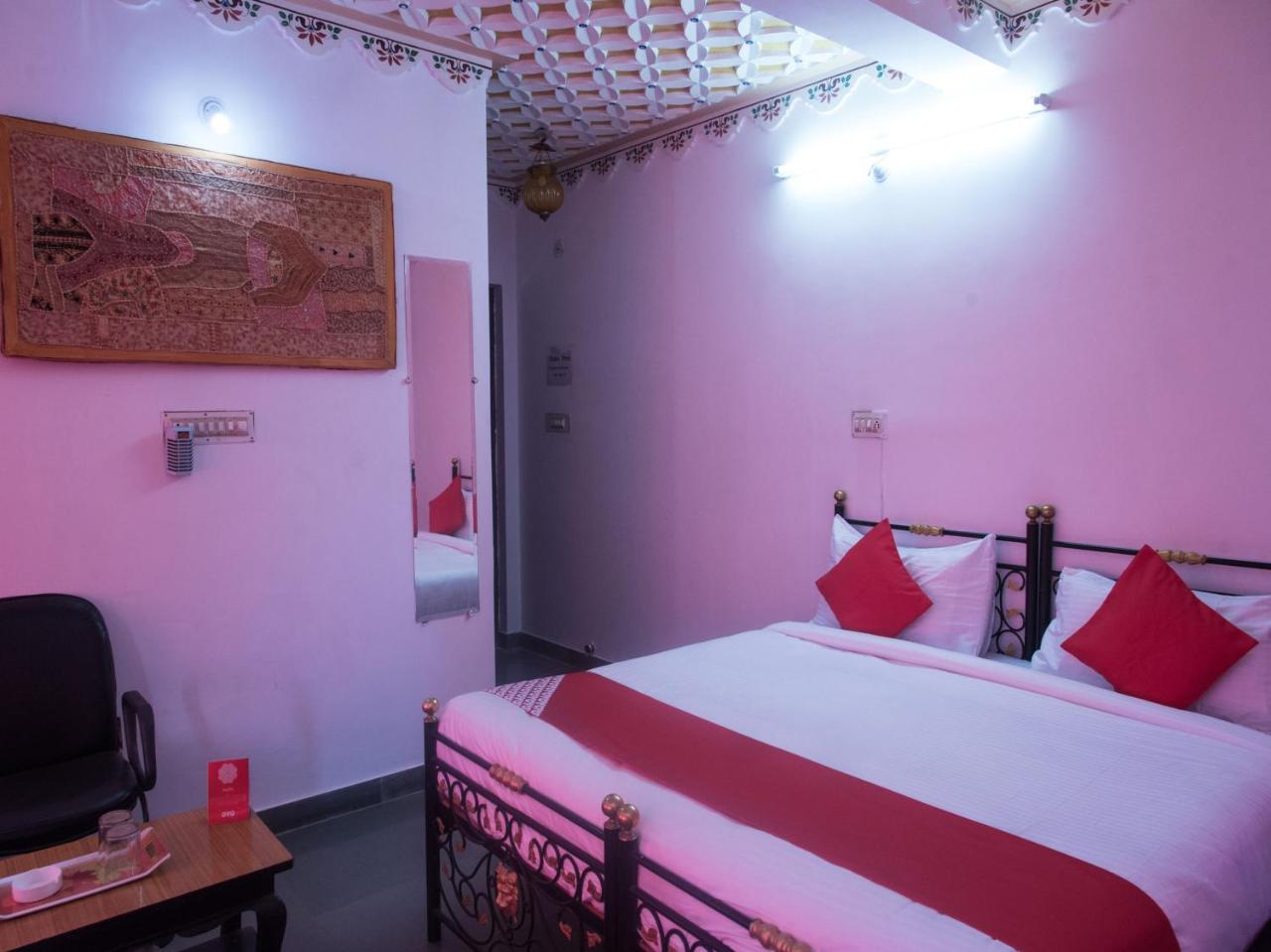 Apartment Oyo 12250 Kesar Near Trident Udaivilas *