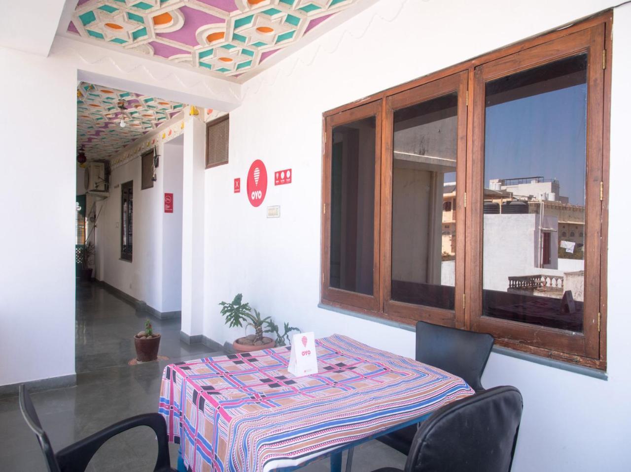 Oyo 12250 Kesar Near Trident Udaivilas Apartment Udaipur