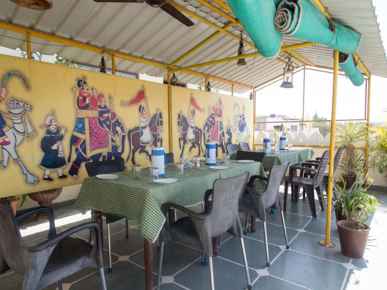 Oyo 12250 Kesar Near Trident Udaivilas *