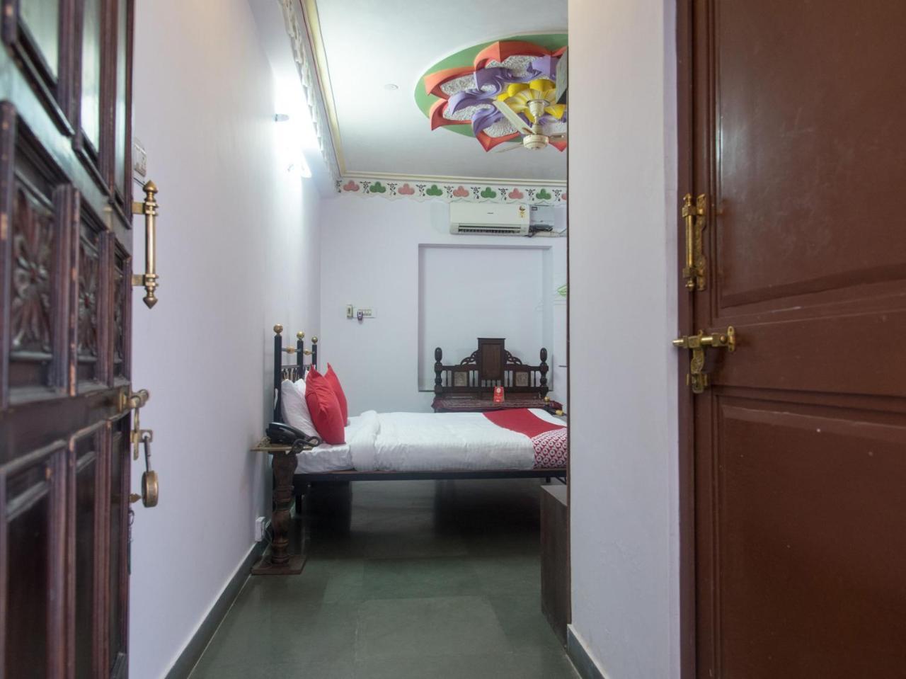 Oyo 12250 Kesar Near Trident Udaivilas Apartment Udaipur