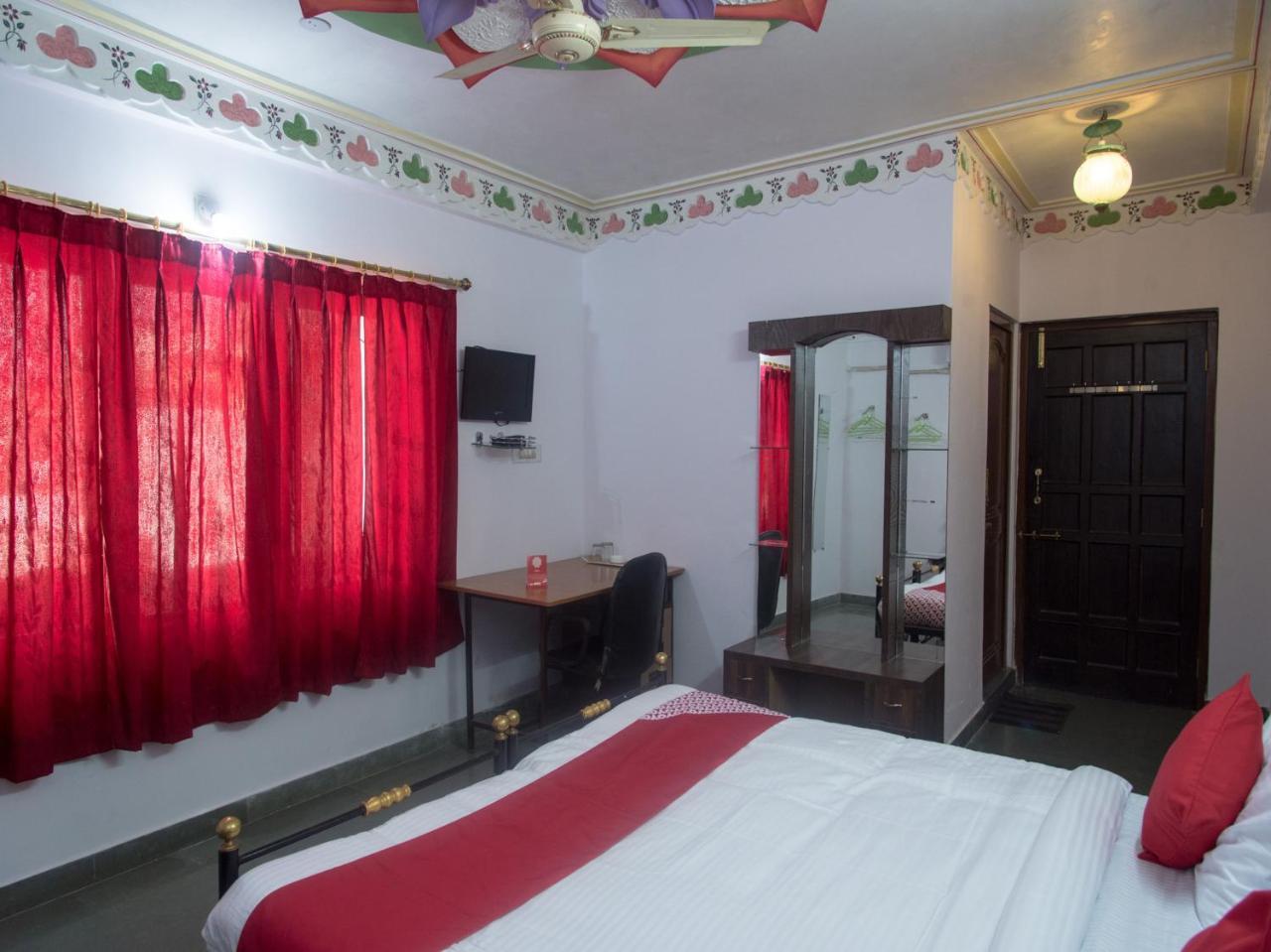 Apartment Oyo 12250 Kesar Near Trident Udaivilas Udaipur
