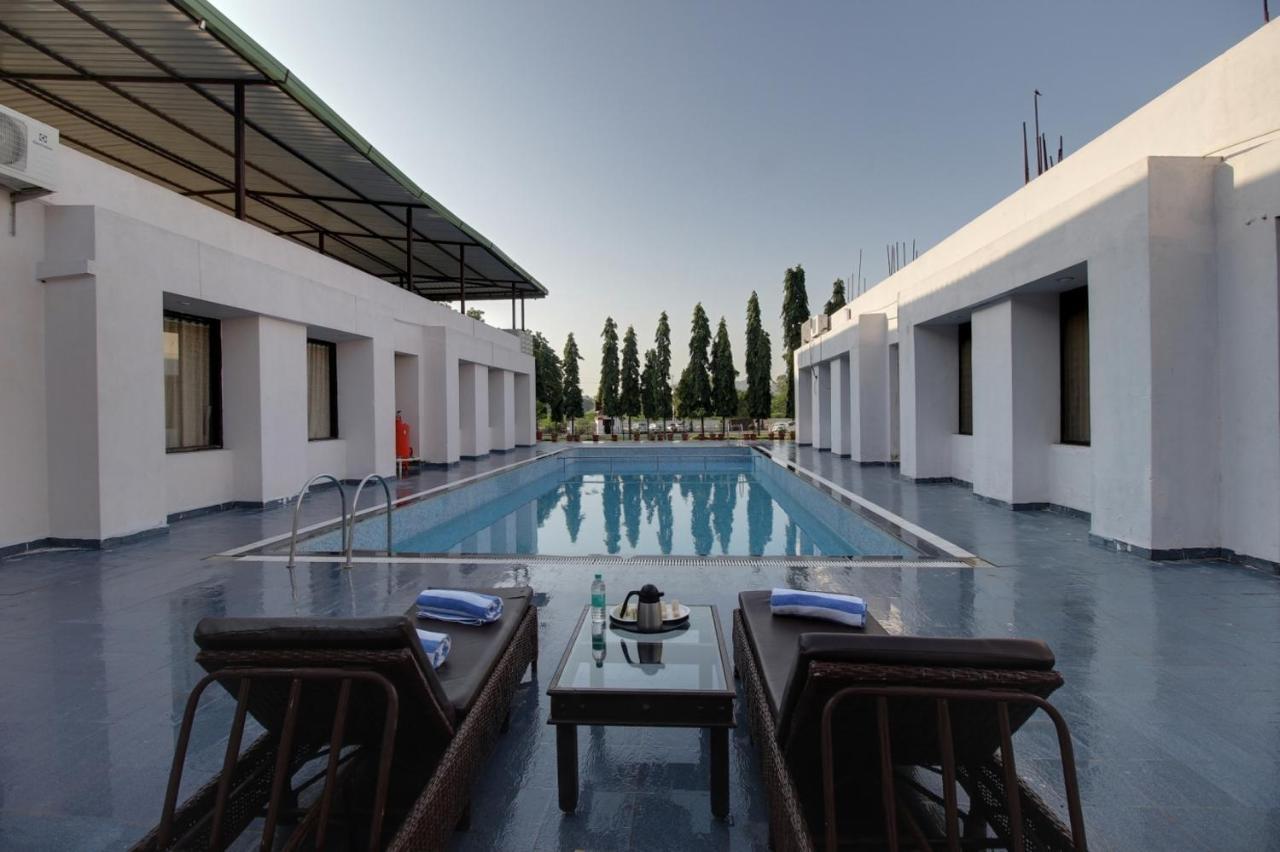 Fateh Vilas & Resort 3*