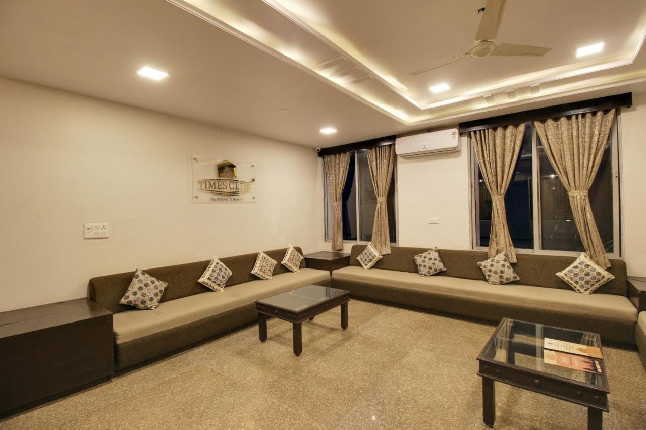 Fateh Vilas & 3*