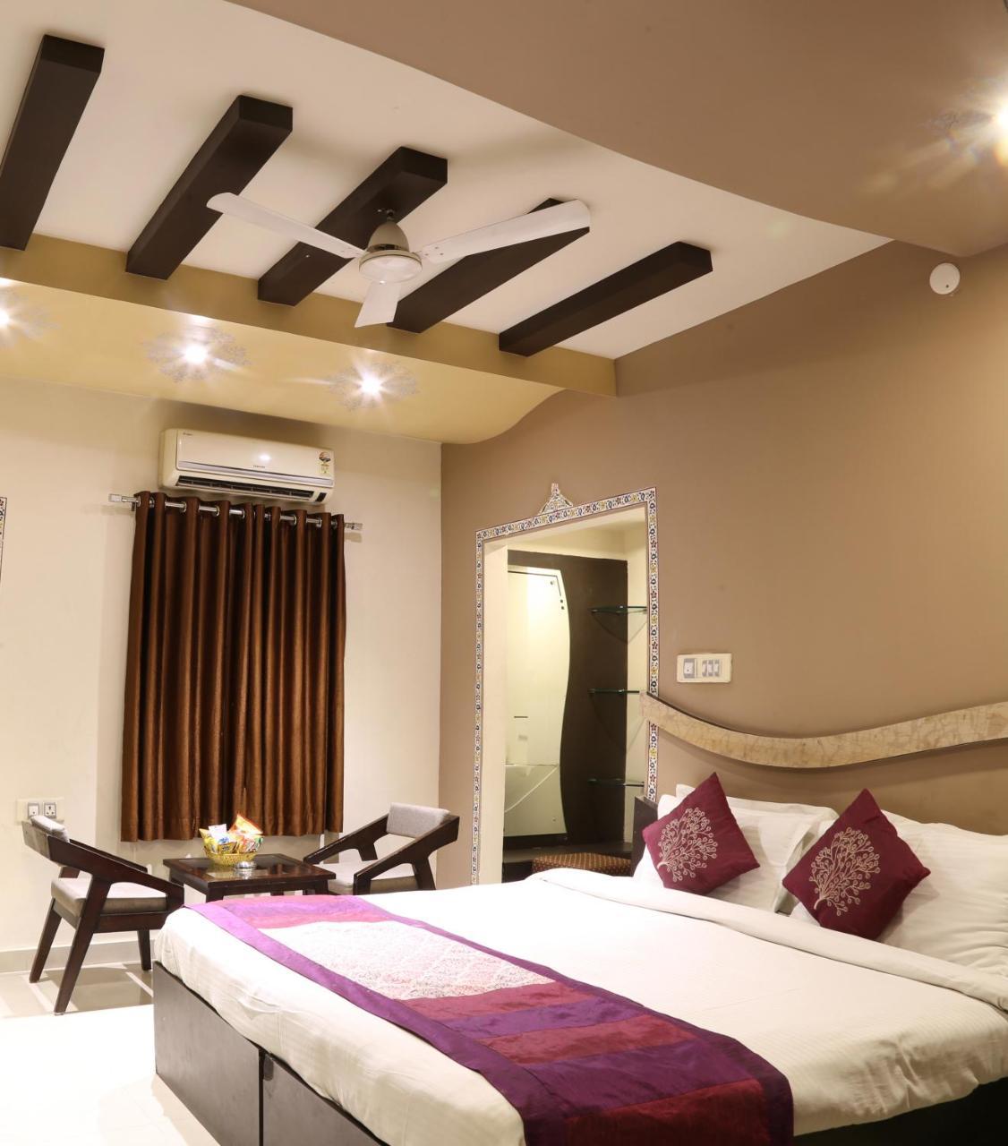 Royal Hotel