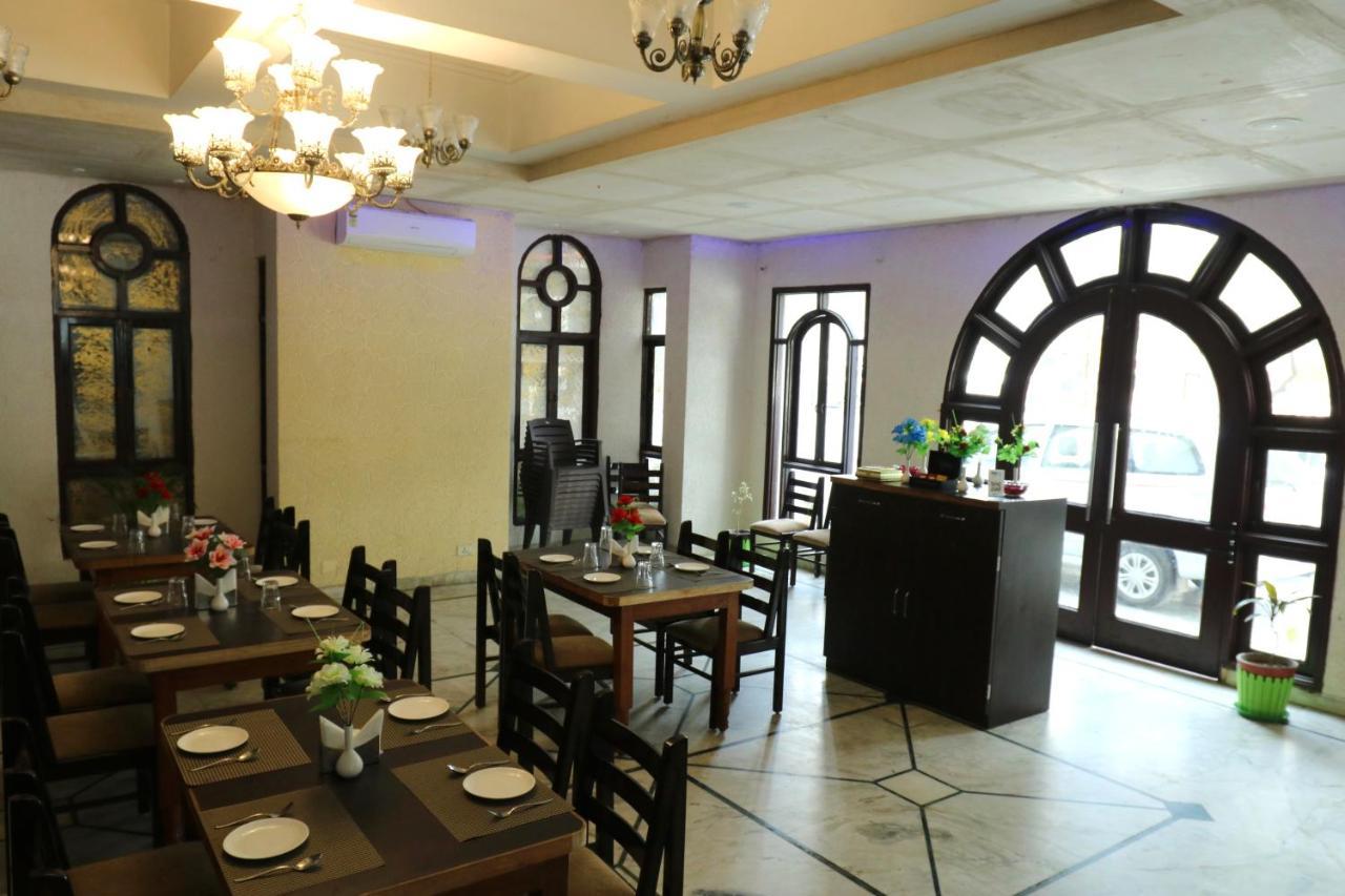 Darshan Palace 3*