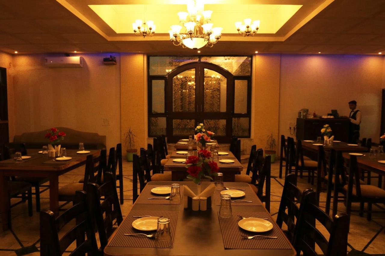 Darshan Palace Hotel 3*