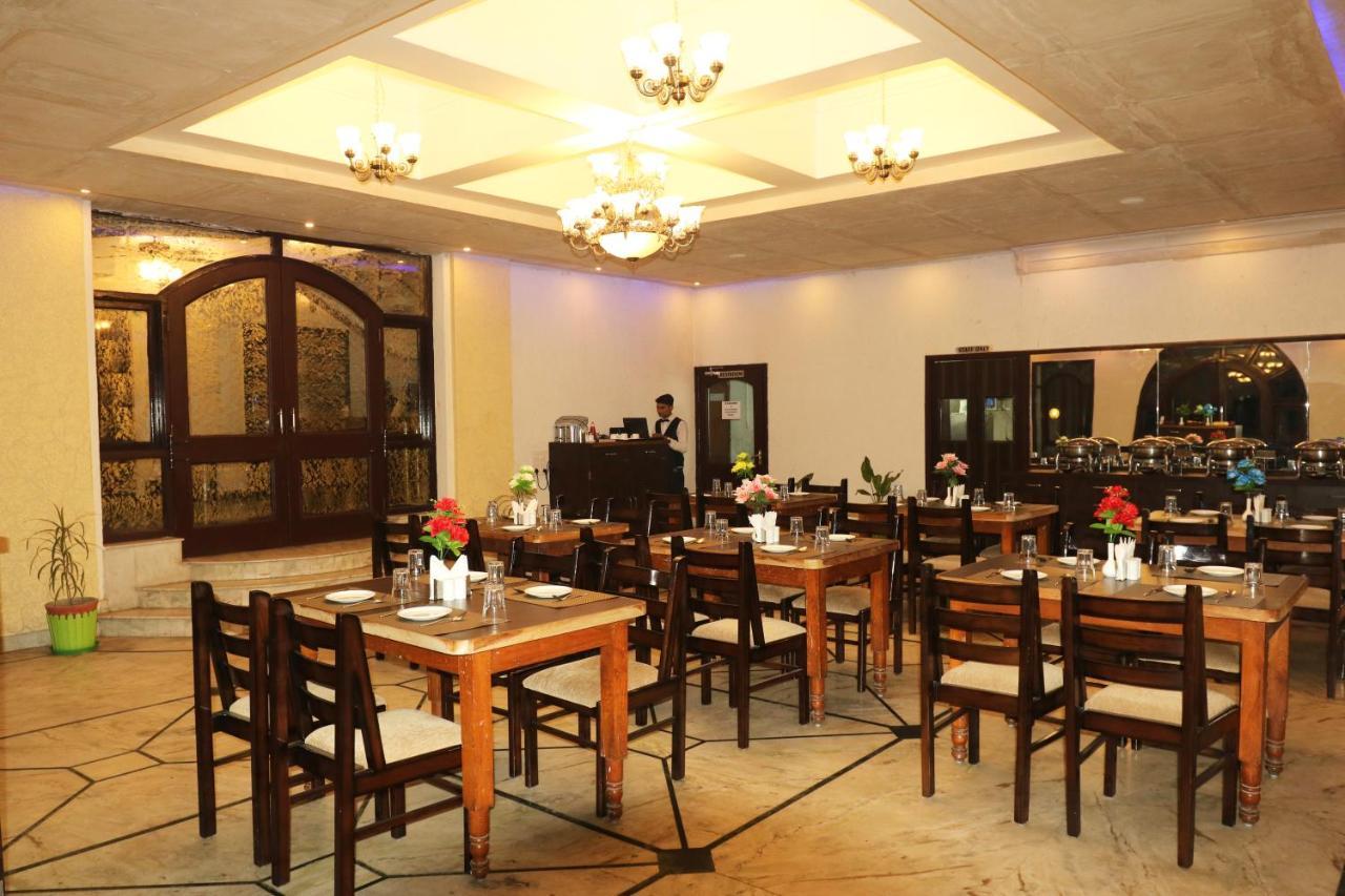 Darshan Palace 3*