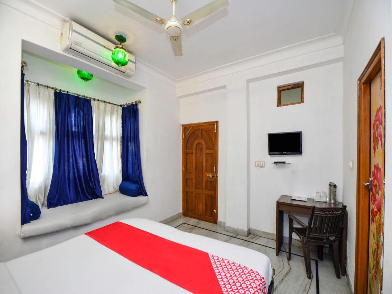 Inn Oyo 10704 Haveli 3*