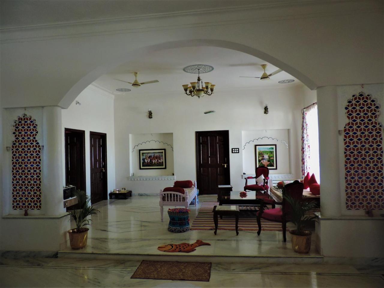 Prabhu Niwas 3*