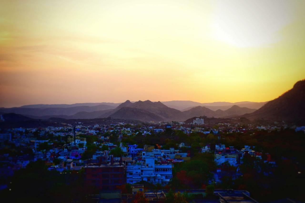Hotel Kurabar Kothi 3*