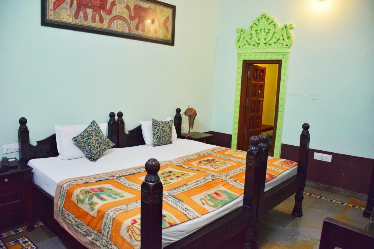 Hotel Kurabar Kothi Udaipur