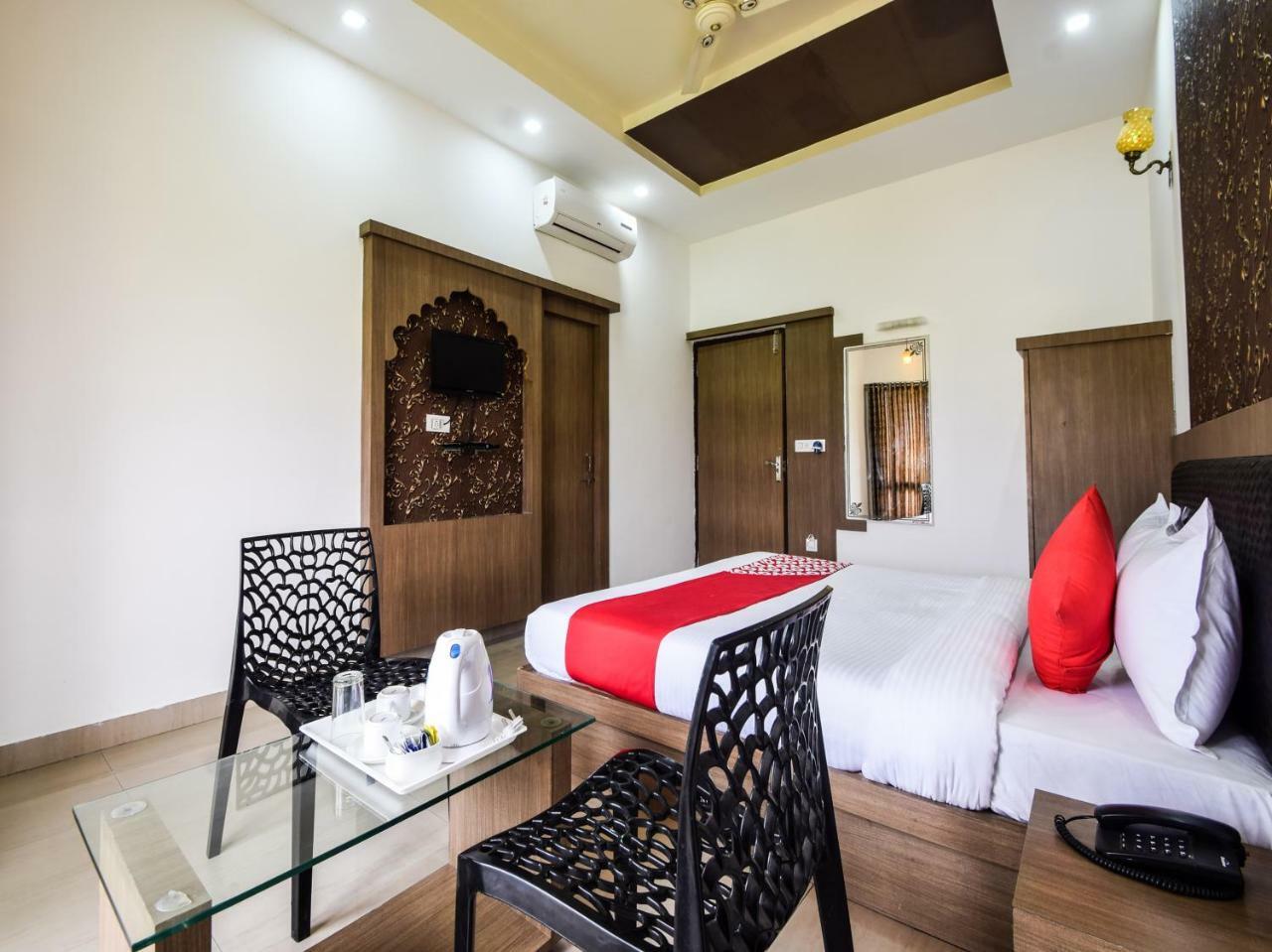 Hotel Oyo 28253 Jmd Palace Udaipur