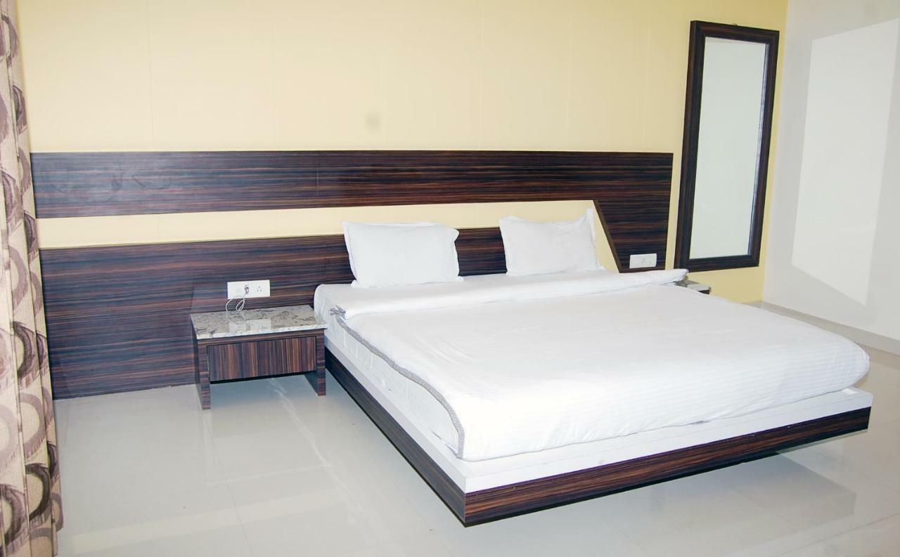 Mangal Tirth Krishna Vatika Hotel 3*