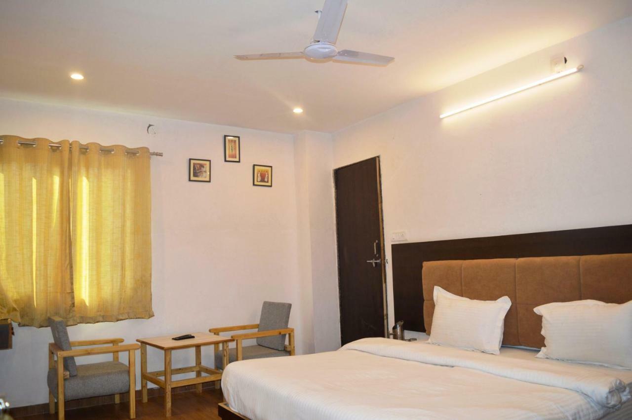 Arunoday Palace Hotel 3*