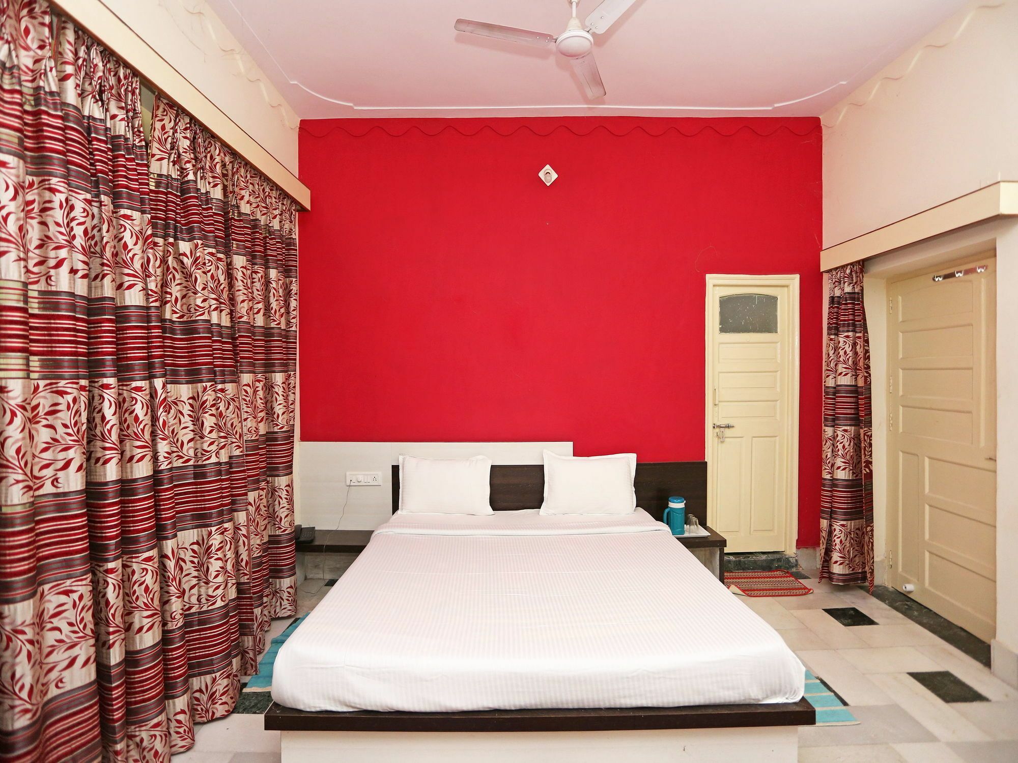 Oyo 9776 Near Bohra Ganesh Temple * Udaipur