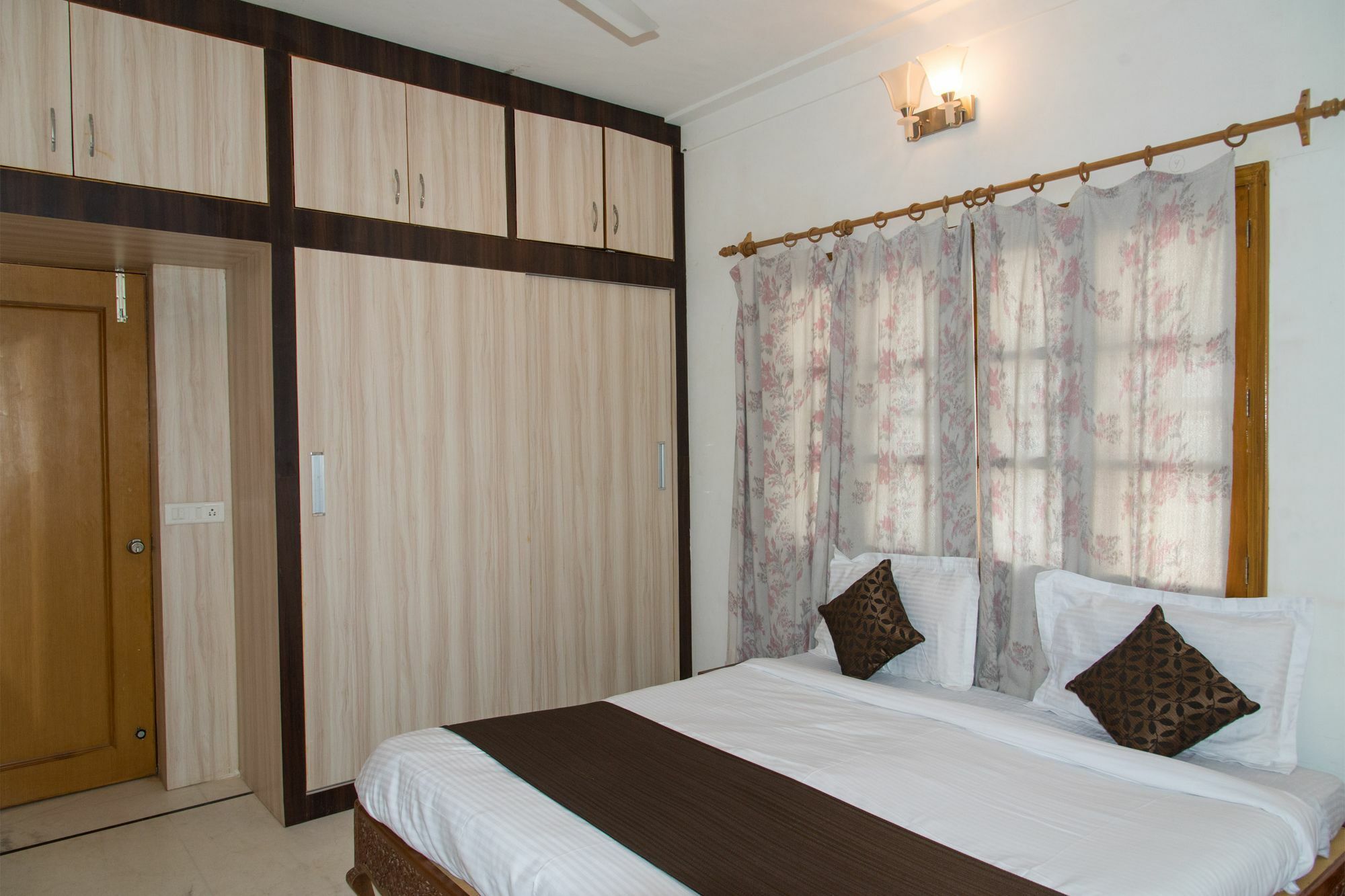 Oyoa 10412a Homea Exotica 4bhka Villaa Neara Govardhana 3*