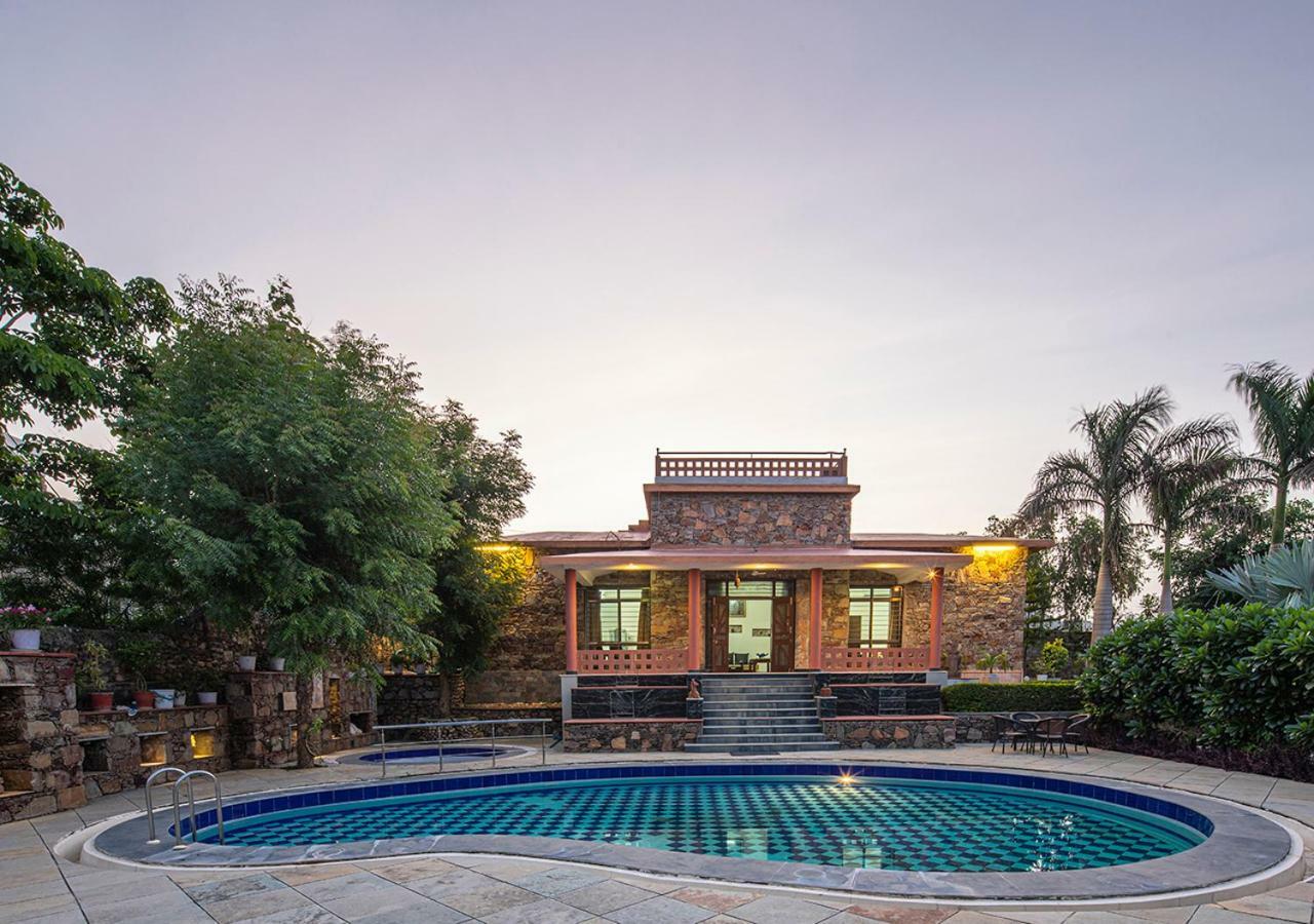 Wild Orchid: Hillside With Pool And Gazebo *