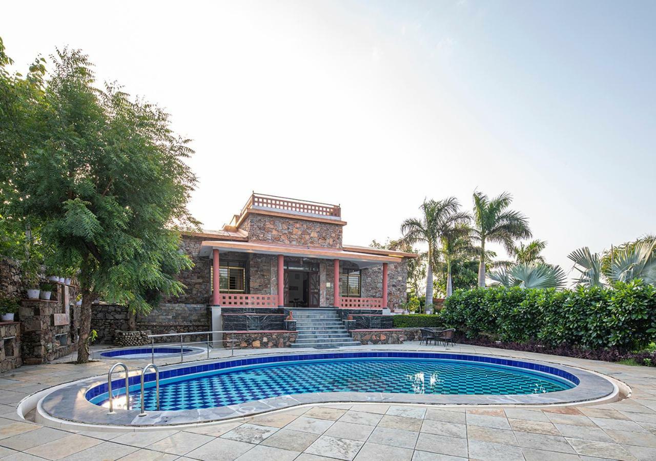 Wild Orchid: Hillside With Pool And Gazebo