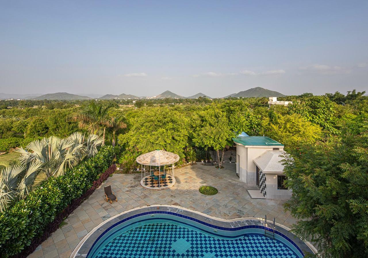 Wild Orchid: Hillside With Pool And Gazebo *