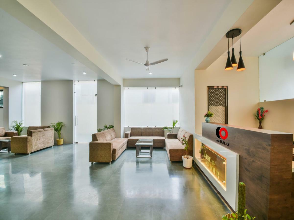 Capital O 40000 The Sejour Deluxe Udaipur