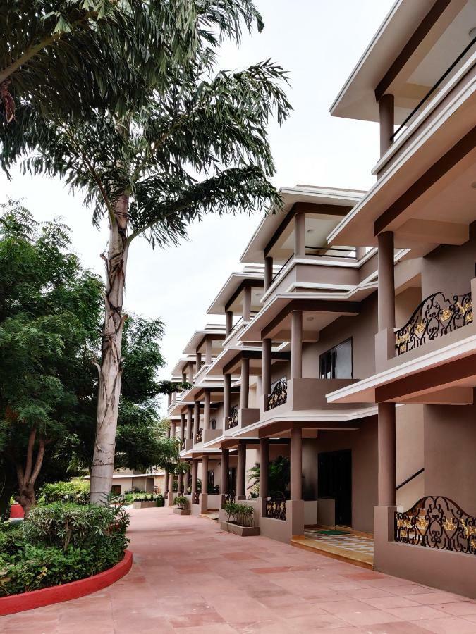 Resort Araliayas & 4*