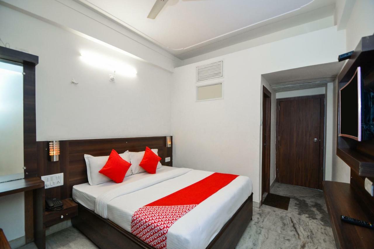 Oyo 23086 Mayur Hotel