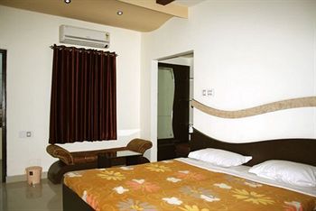 Royal Hotel 2*