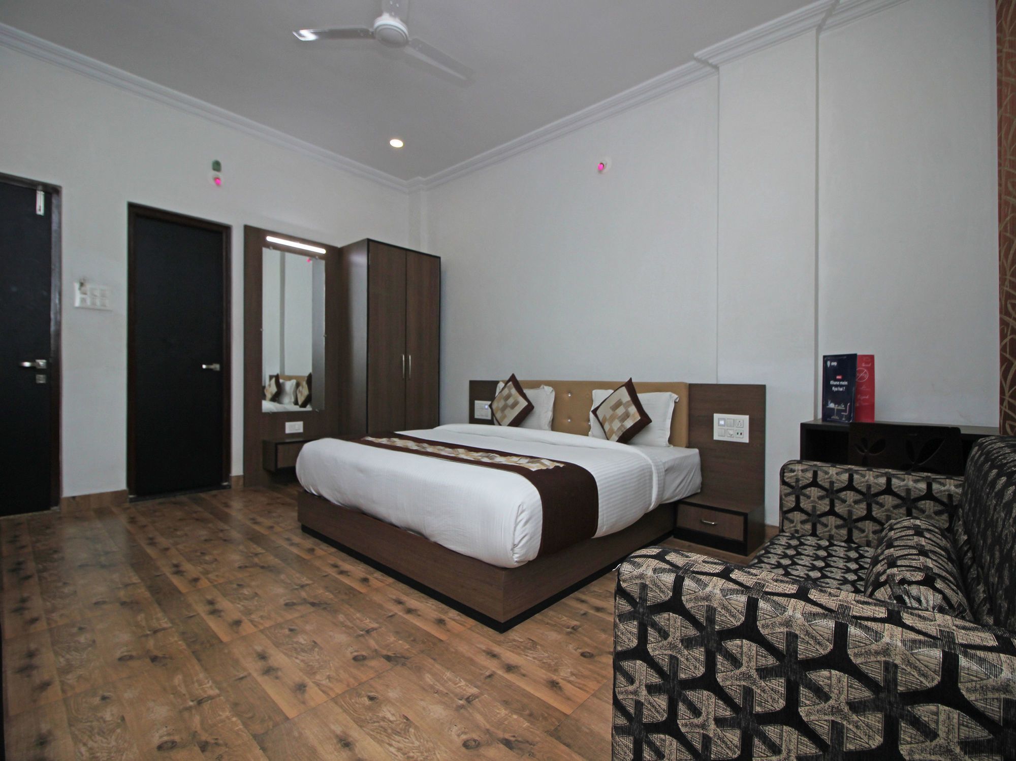 Hotel Oyo 3482 Mannat 3*