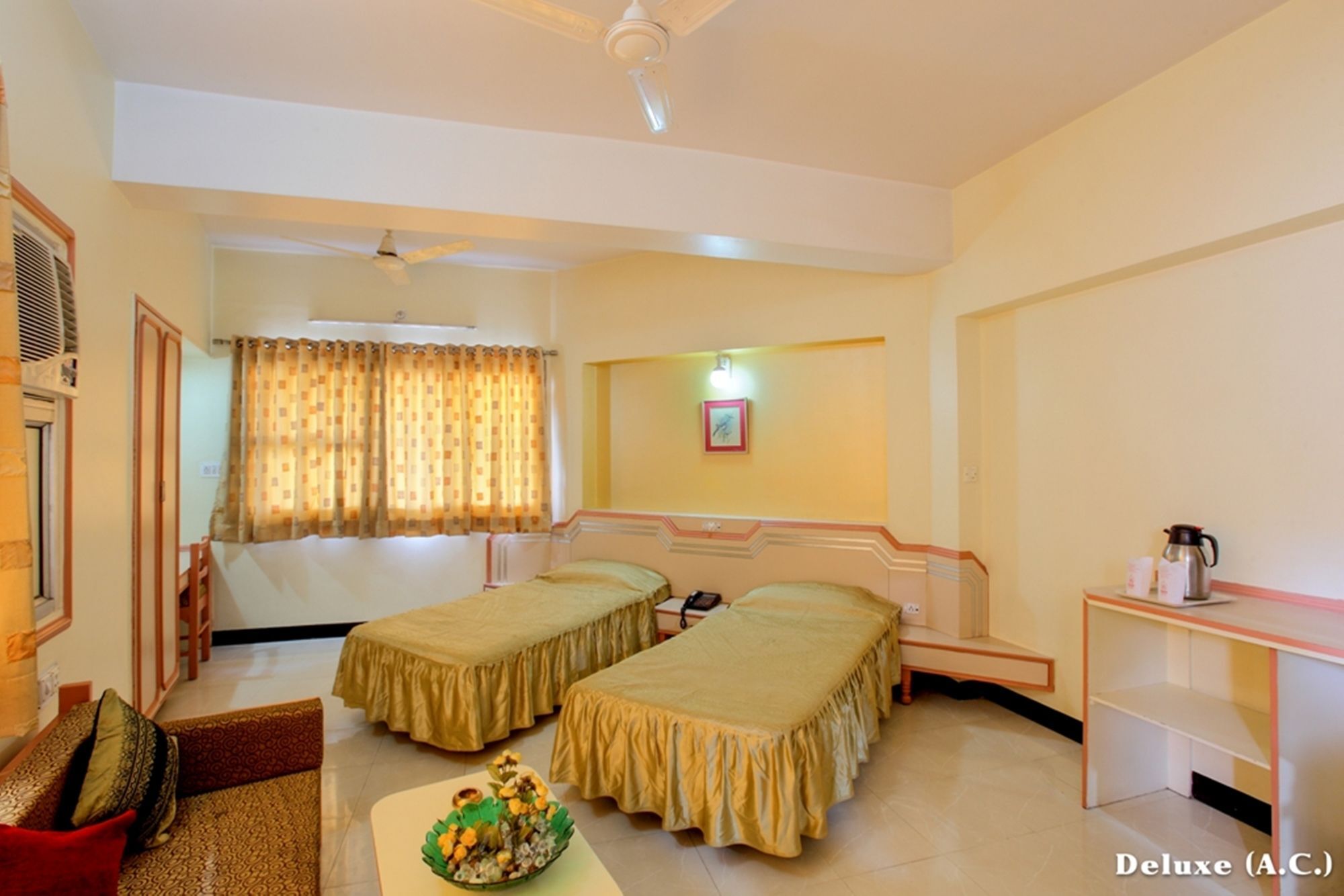 Ashish Palace Hotel