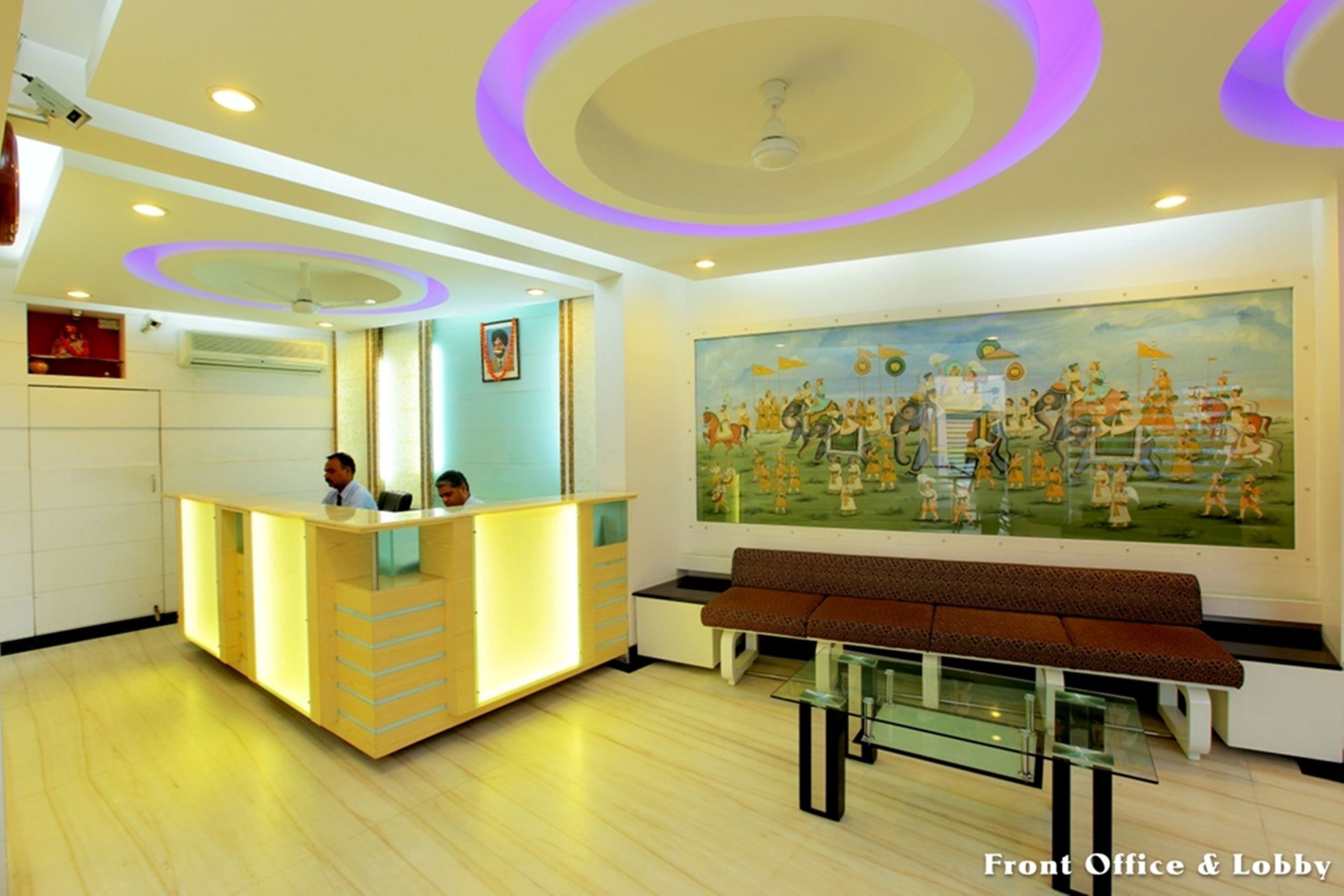 Ashish Palace Hotel 3*