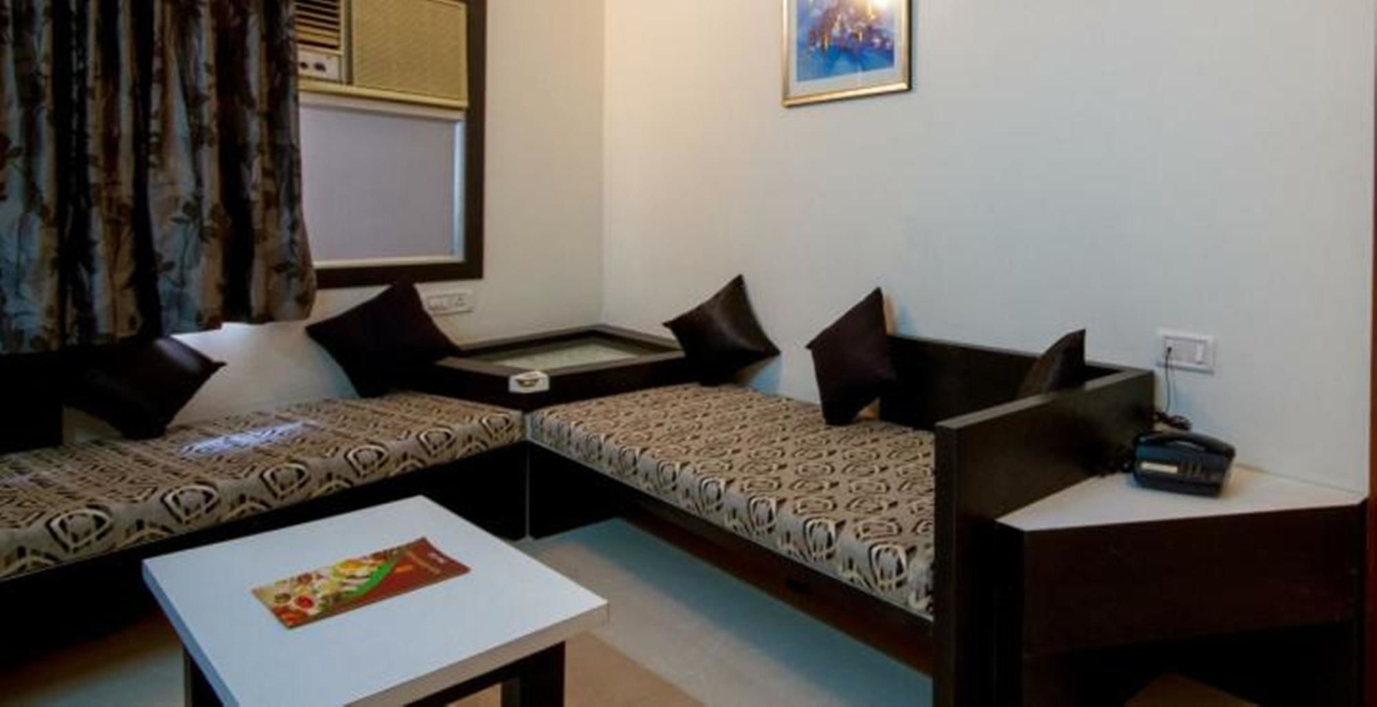 Hotel Ashish Palace