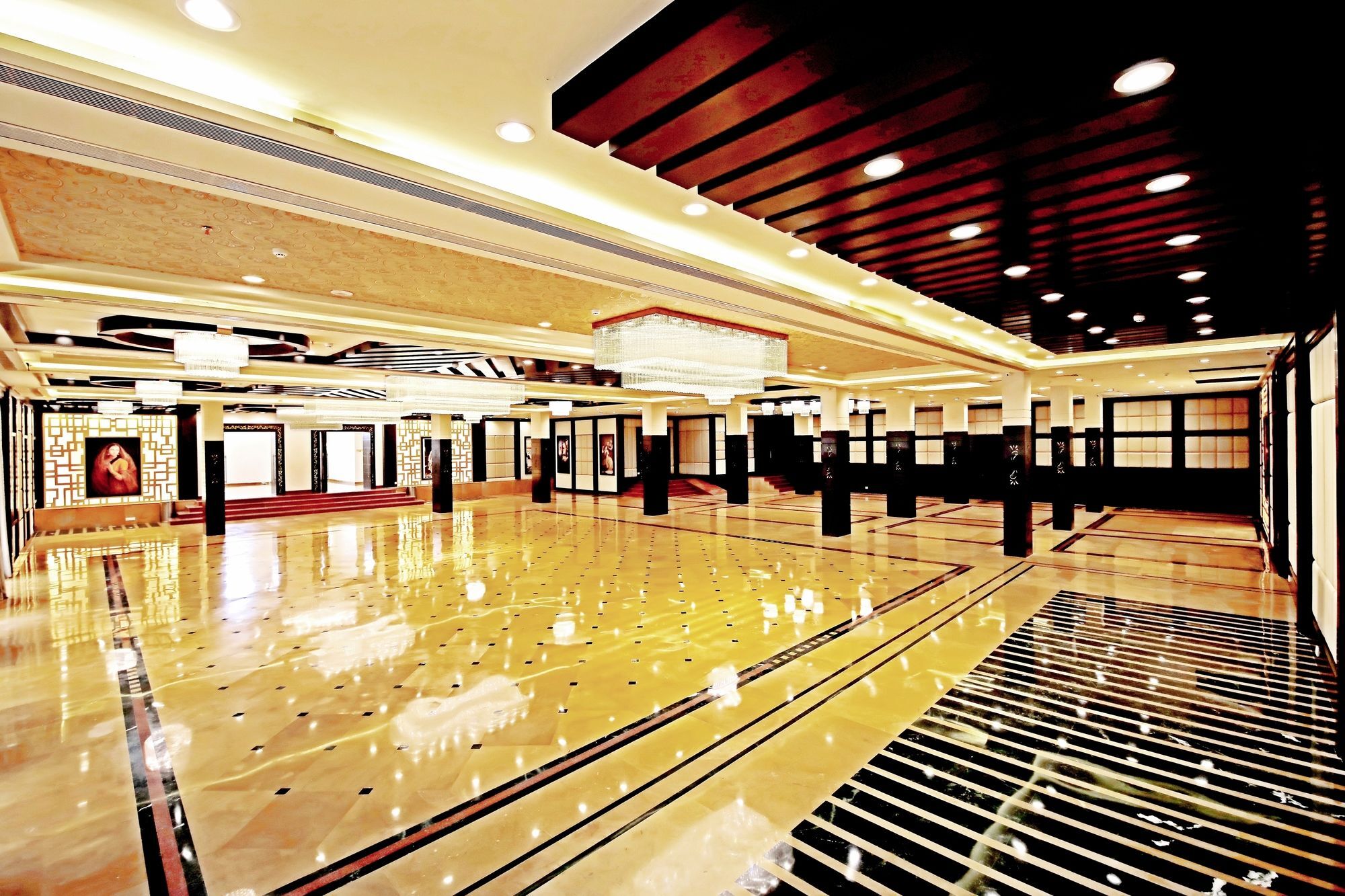 Hotel Spectrum Resort, & Convention