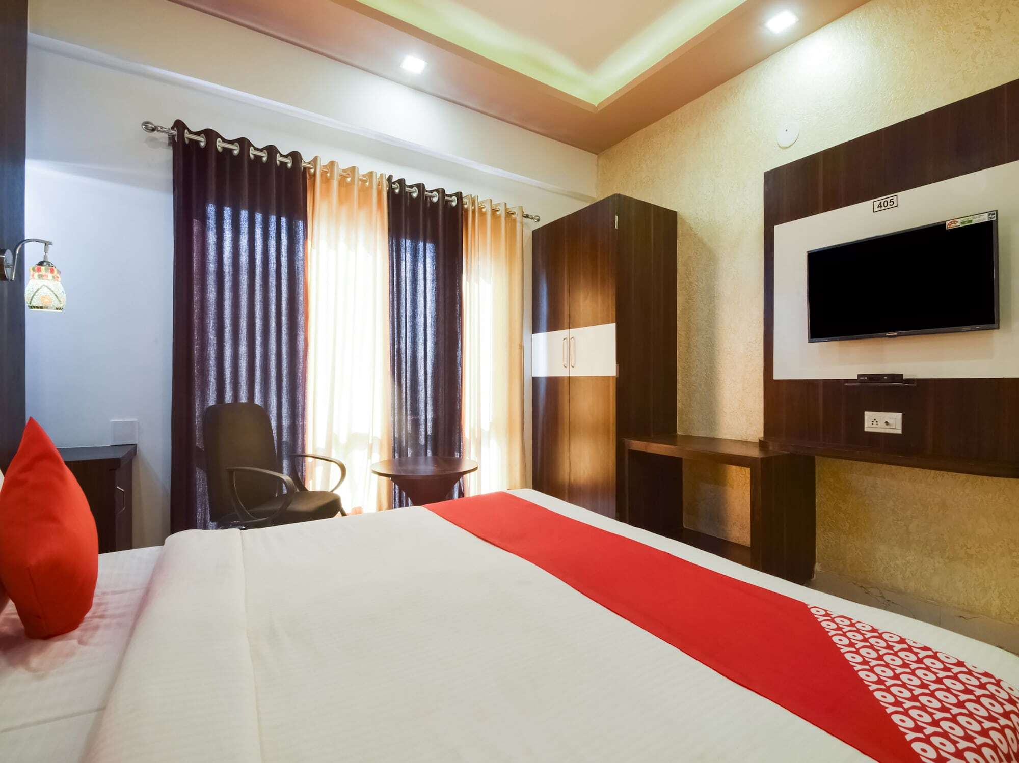 Hotel Fabhotel Prime The Royal Galaxy