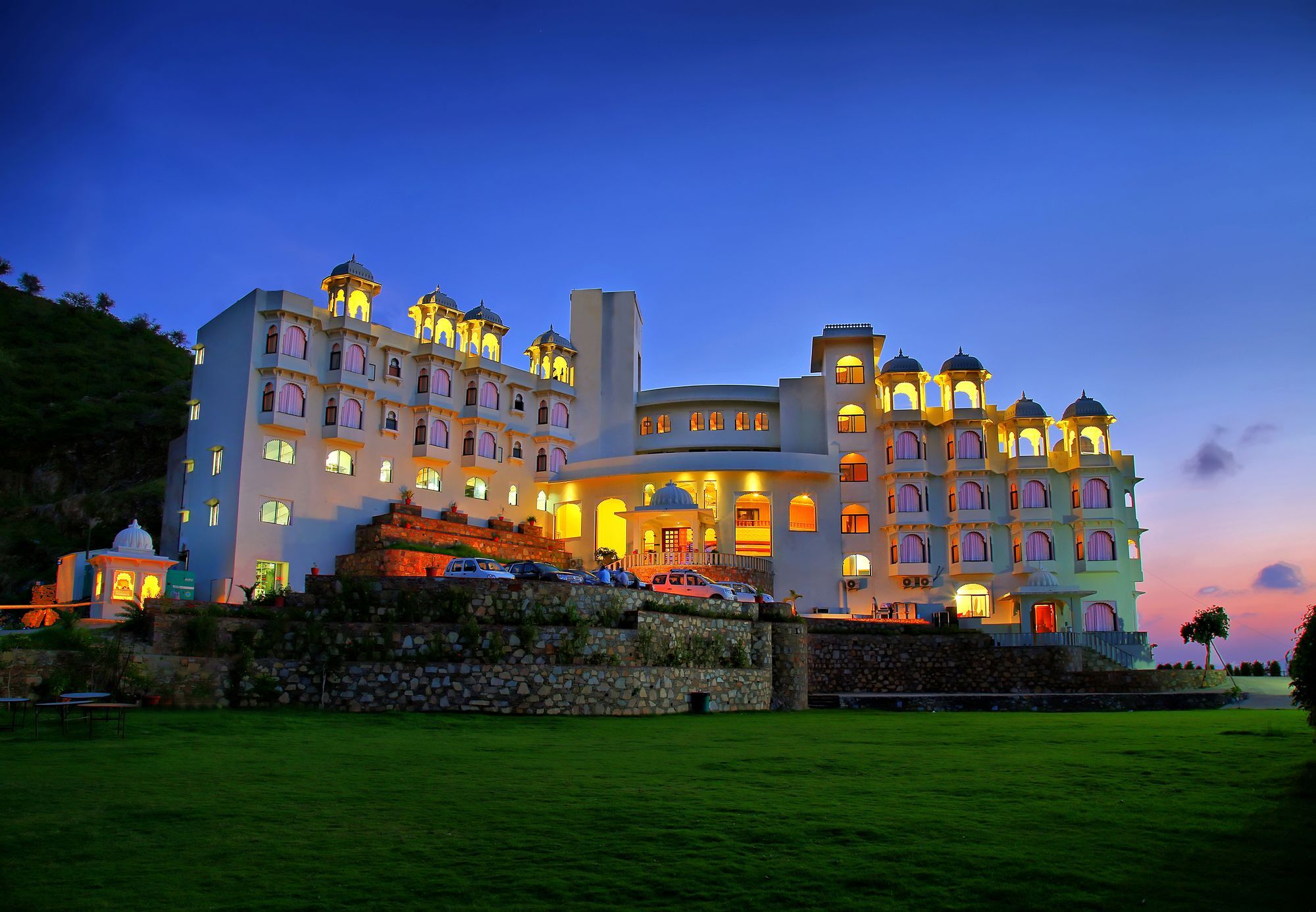 Hotel Bhairavgarh By Zennia 3*