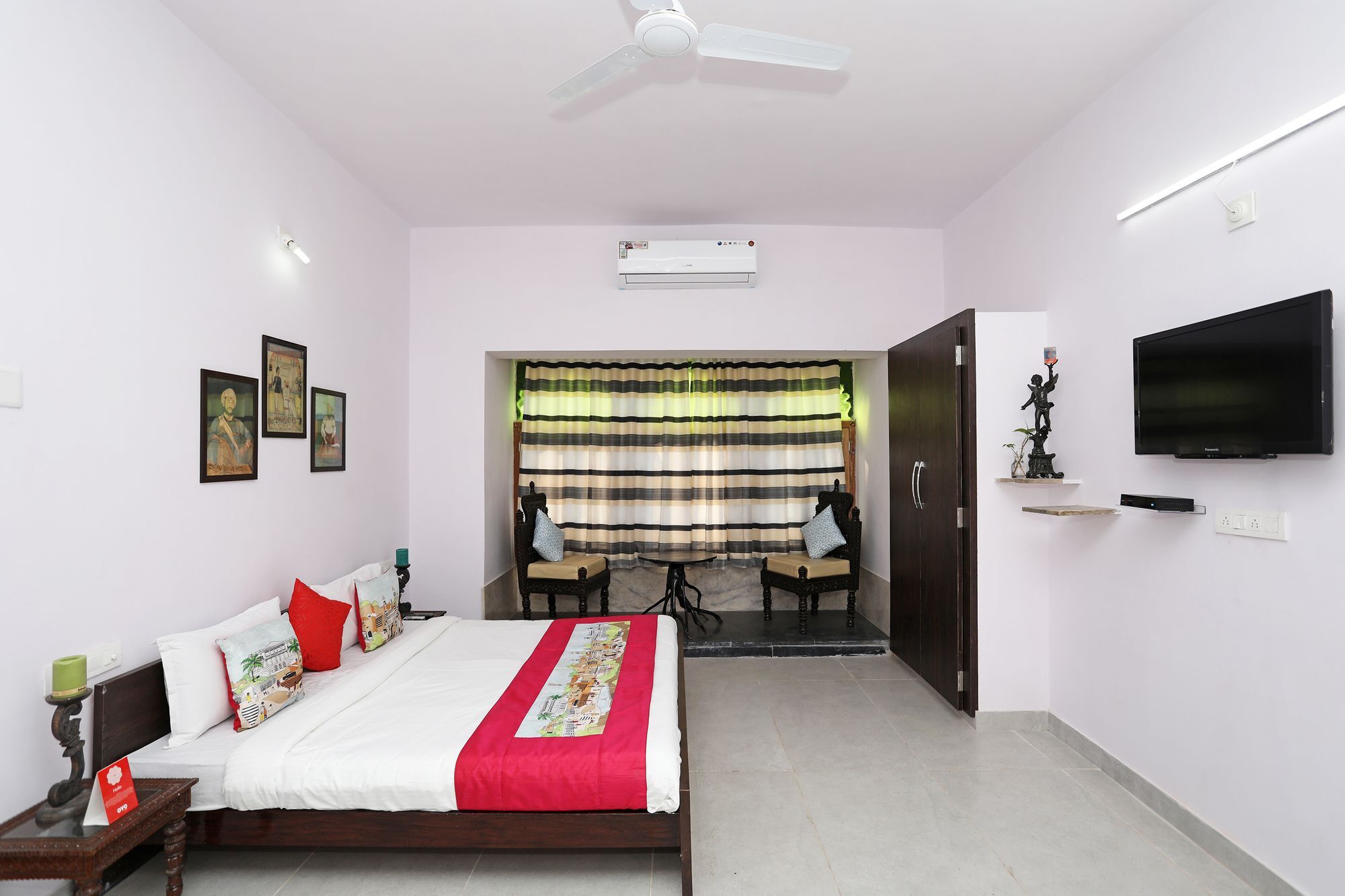 Oyo 10298 Near Sukhadia Circle Hotel