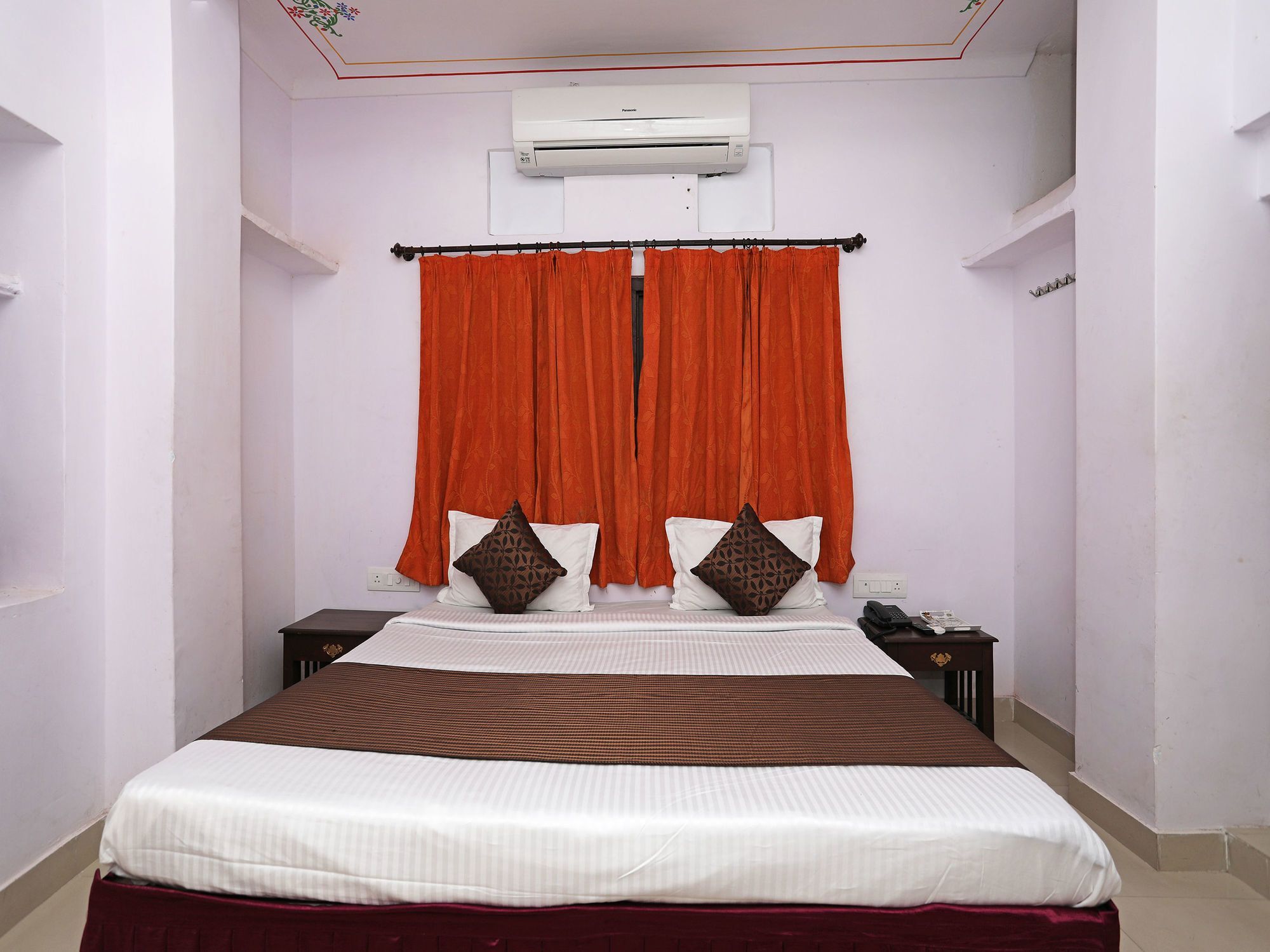Hotel Oyo 10102 Heritage Near Gangaur Ghat 2*