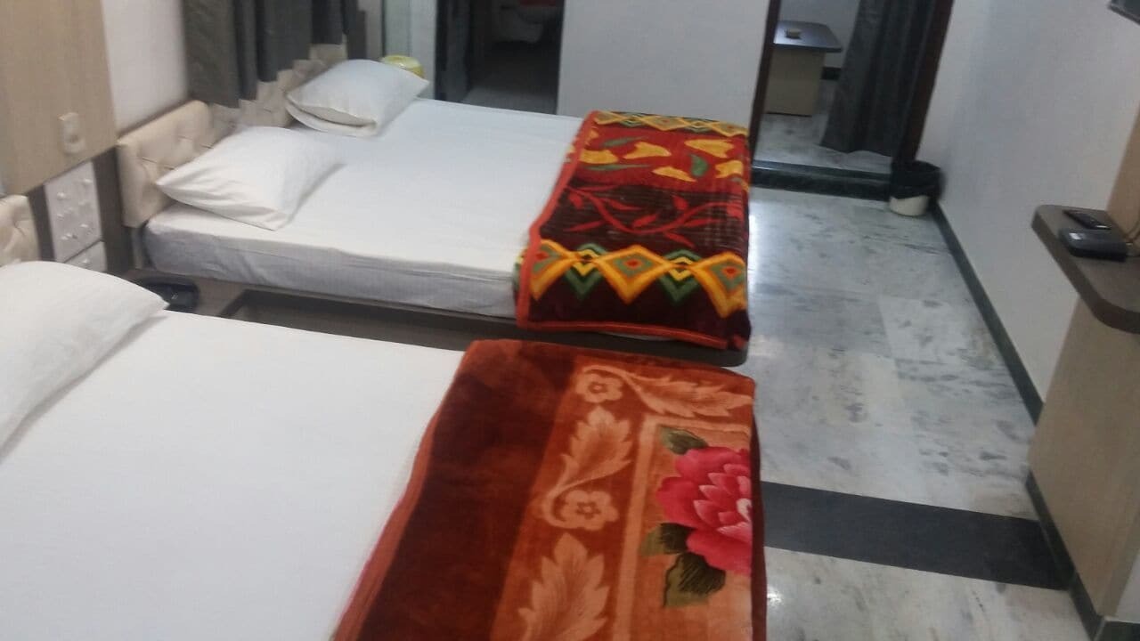 Divya Palace And Restaurant