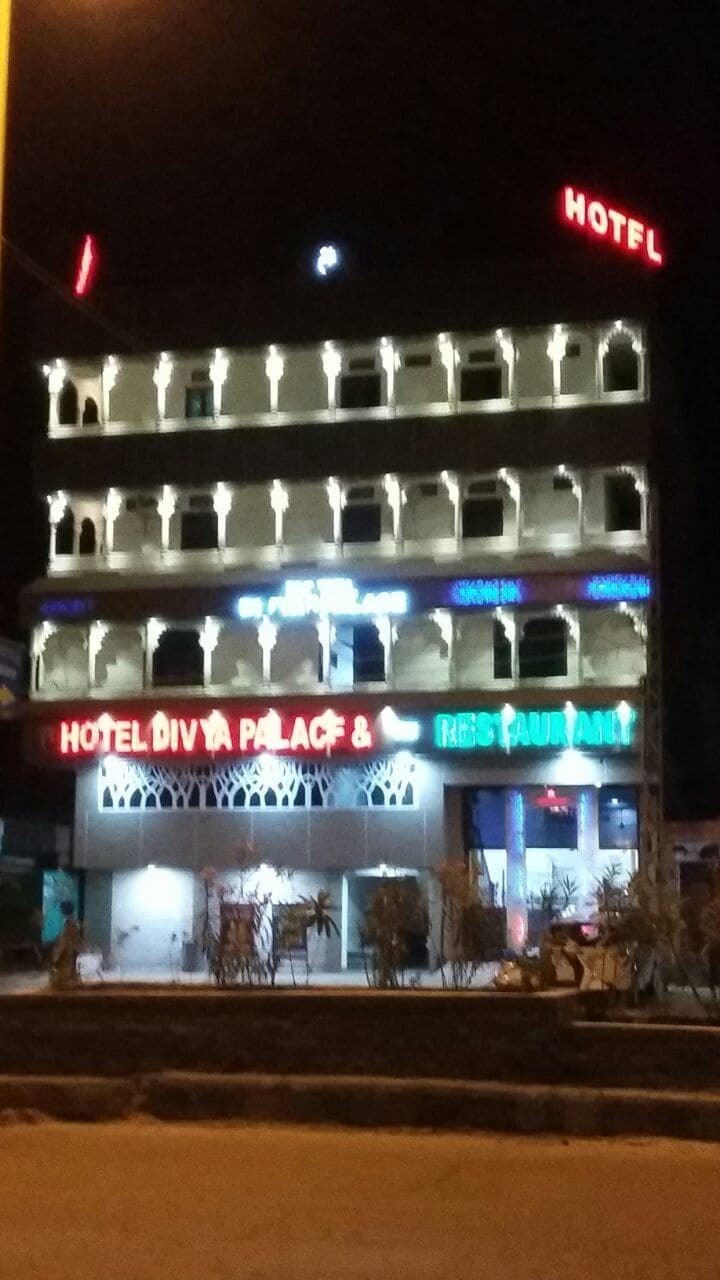 Divya Palace And Restaurant Hotel
