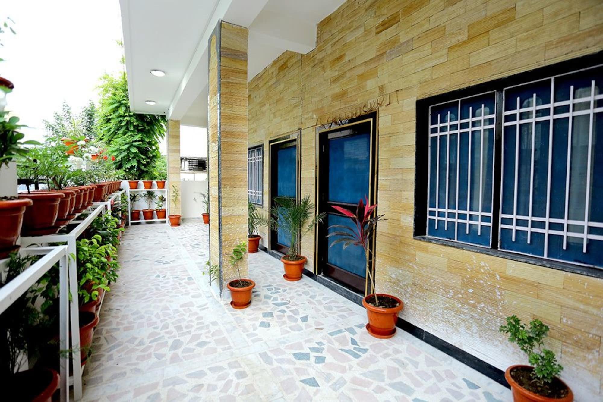 Hotel Oyo 11868 Rk Residency 3*