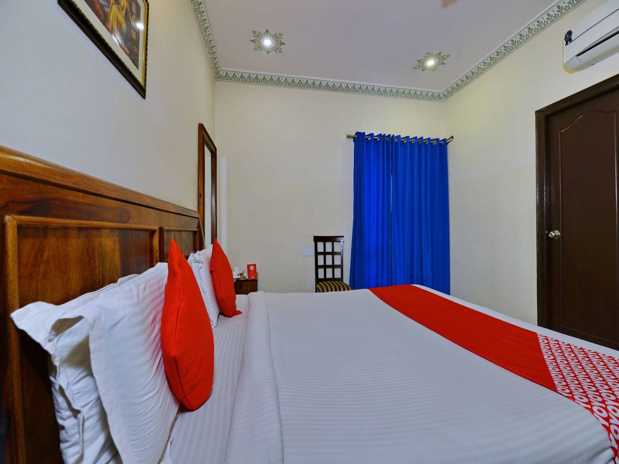 Oyo 1484 Royal Pratap Niwas Udaipur