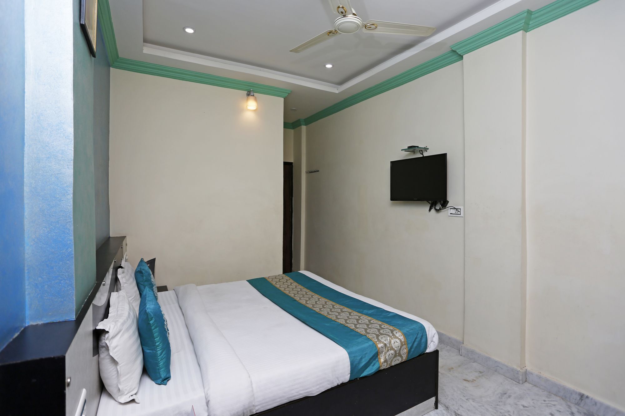 Hotel Oyo 091 Hadi Rani Circle