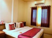Oyo 100ft Road Hotel 3*