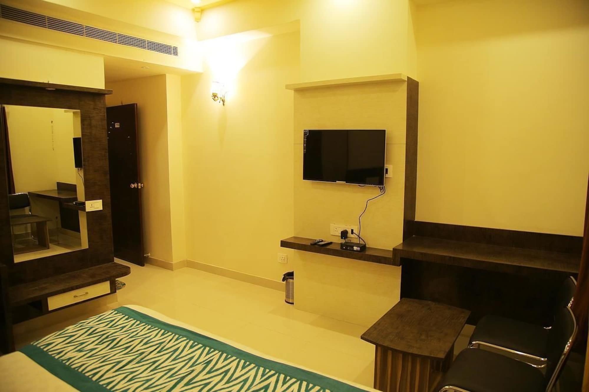 Hotel Tulip Le Grand Udaipur