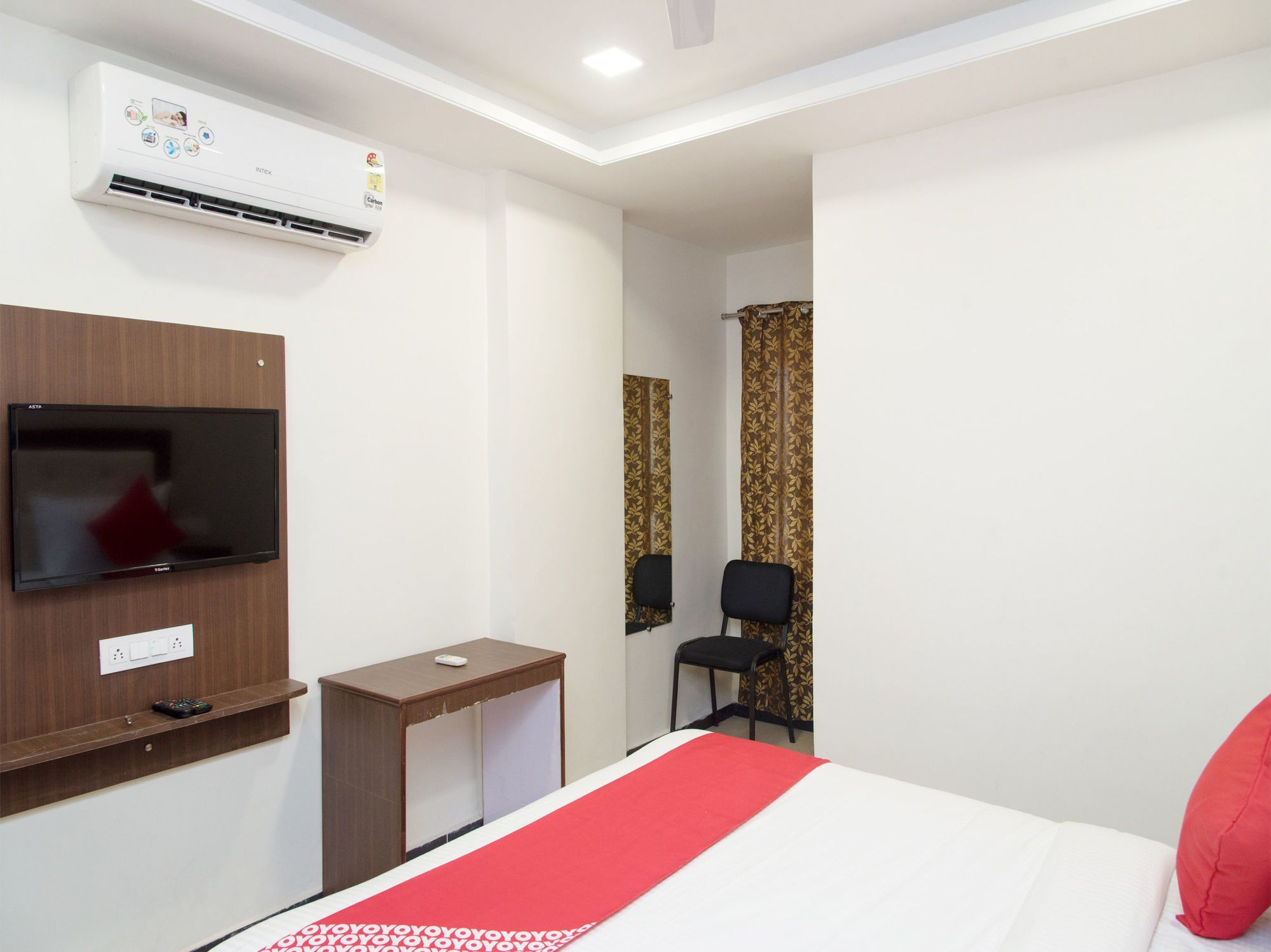 Oyo 11523 Crown Club 2* Udaipur