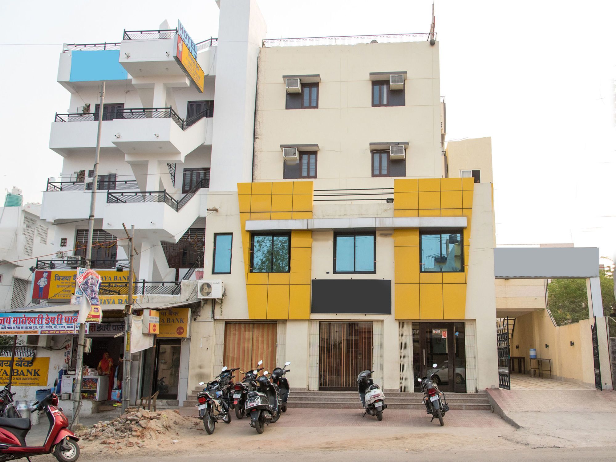 Hotel Oyo Hiran Magri Sector 13 Udaipur