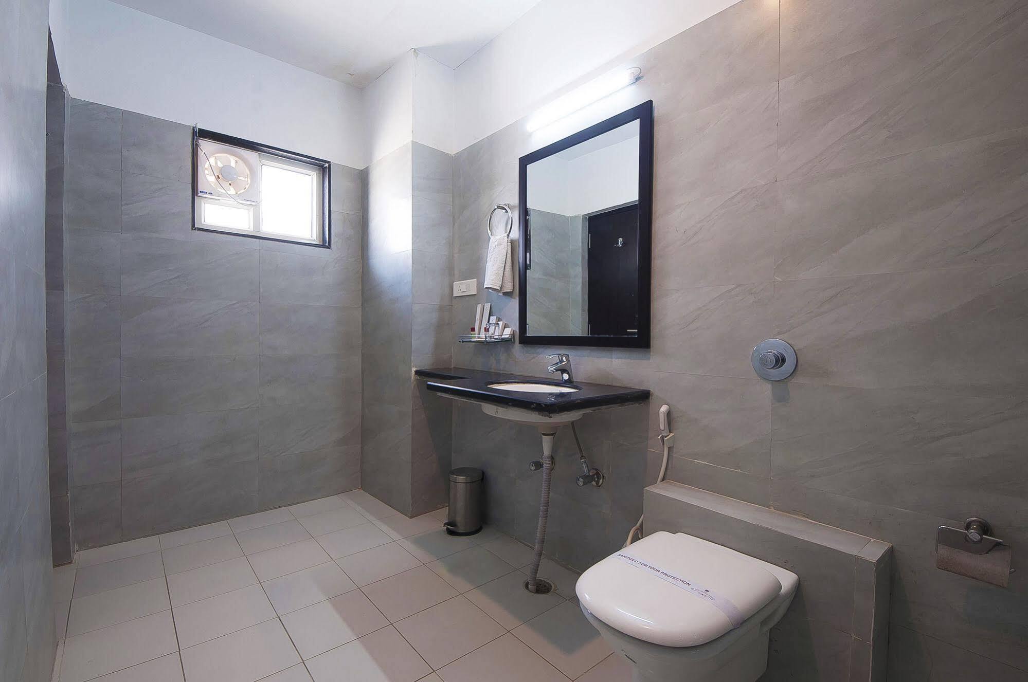 Oyo 3083 Le Grand Hotel 3*