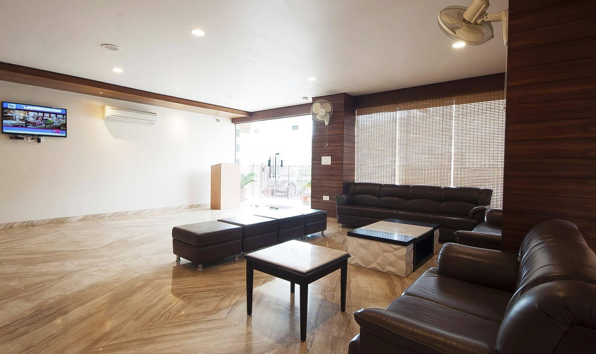 Hotel Oyo 3083 Le Grand